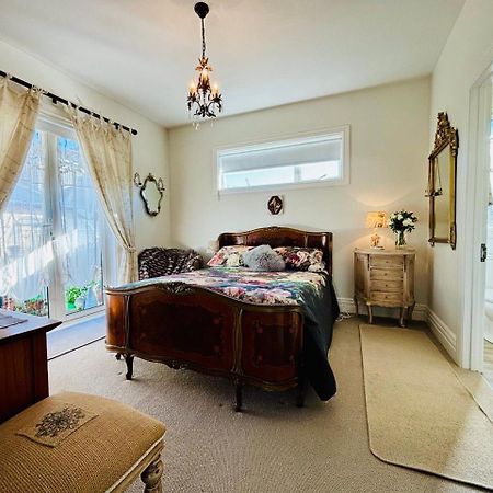Papanui Paris Inspired Apartment ไครสต์เชิร์ช ภายนอก รูปภาพ