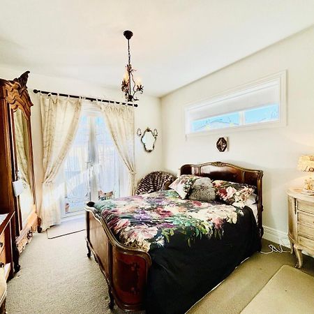 Papanui Paris Inspired Apartment ไครสต์เชิร์ช ภายนอก รูปภาพ
